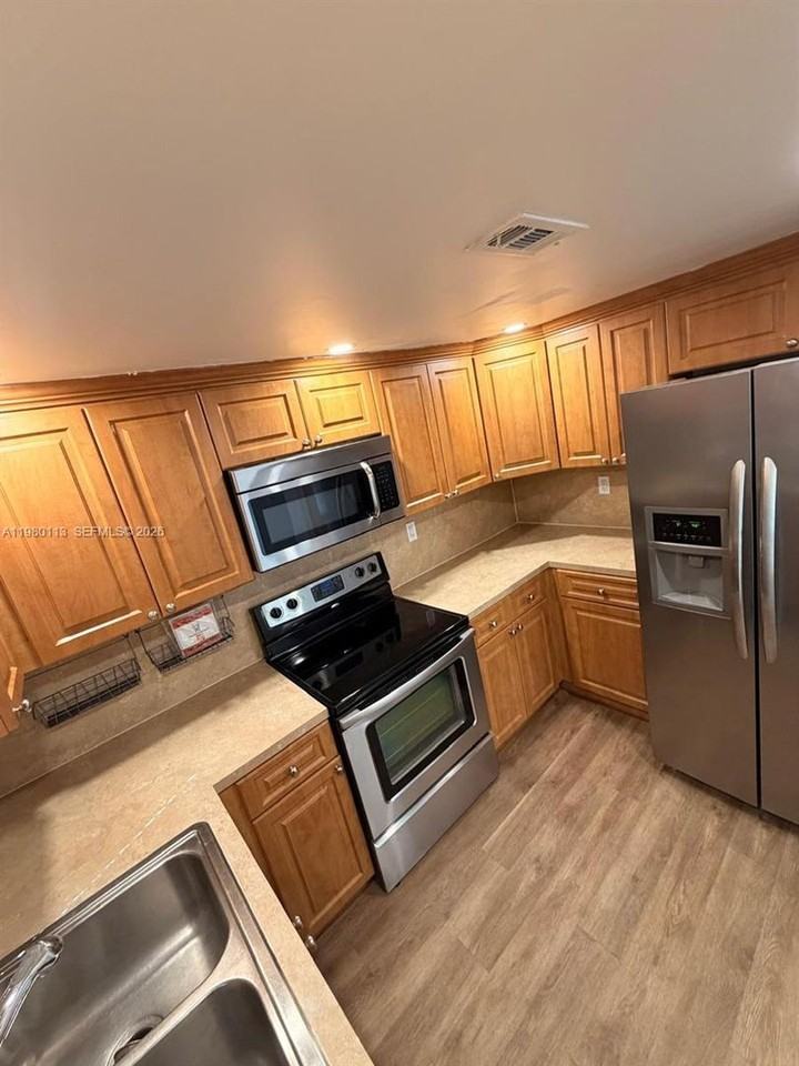 7101 Sw 113th Ct - Photo 2 of 19