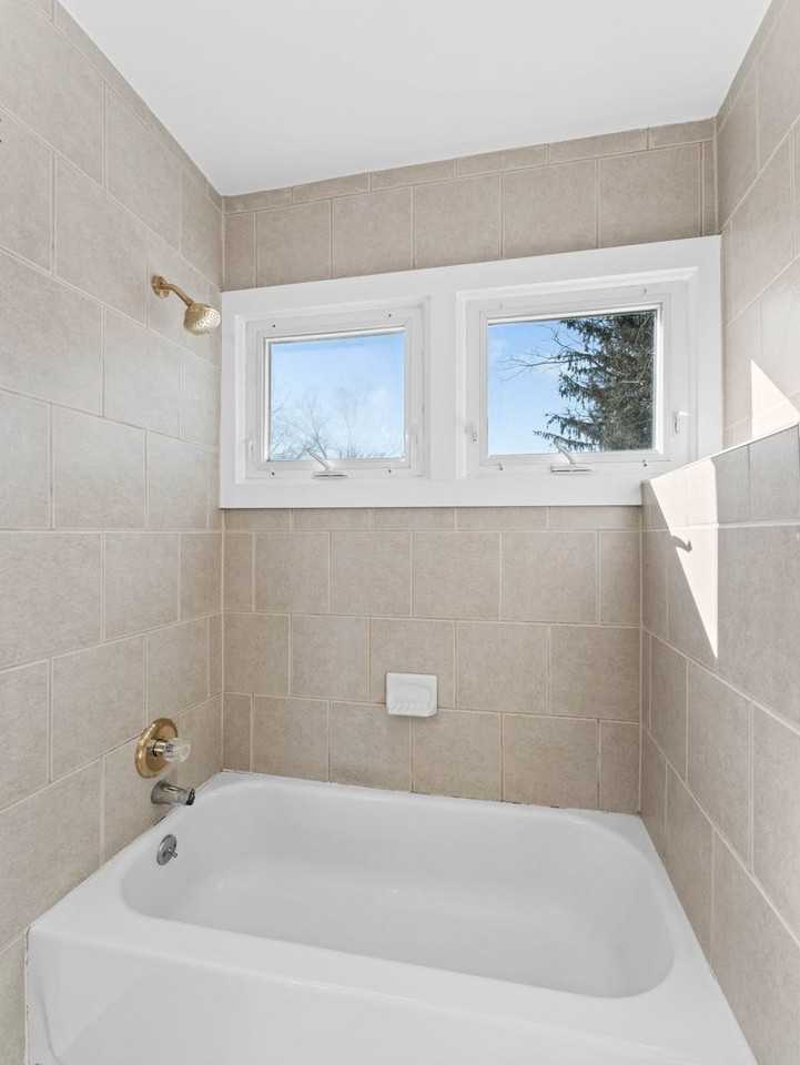 513 Broad St - Photo 6 of 26