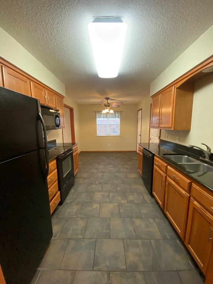 9313 Houston St - Photo 3 of 11