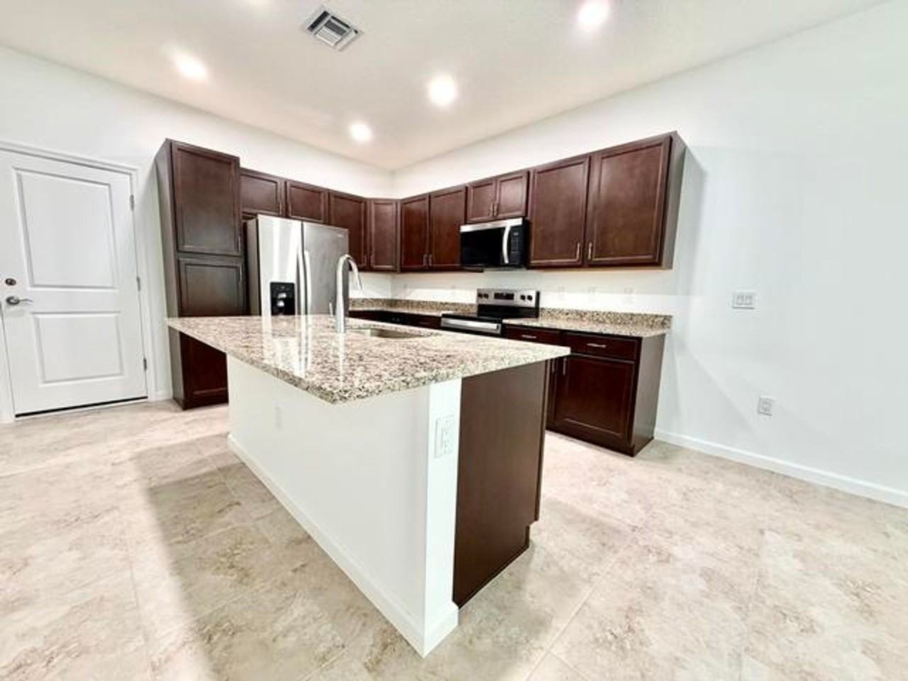 4093 S Longwood Lake Sq - Photo 2 of 20