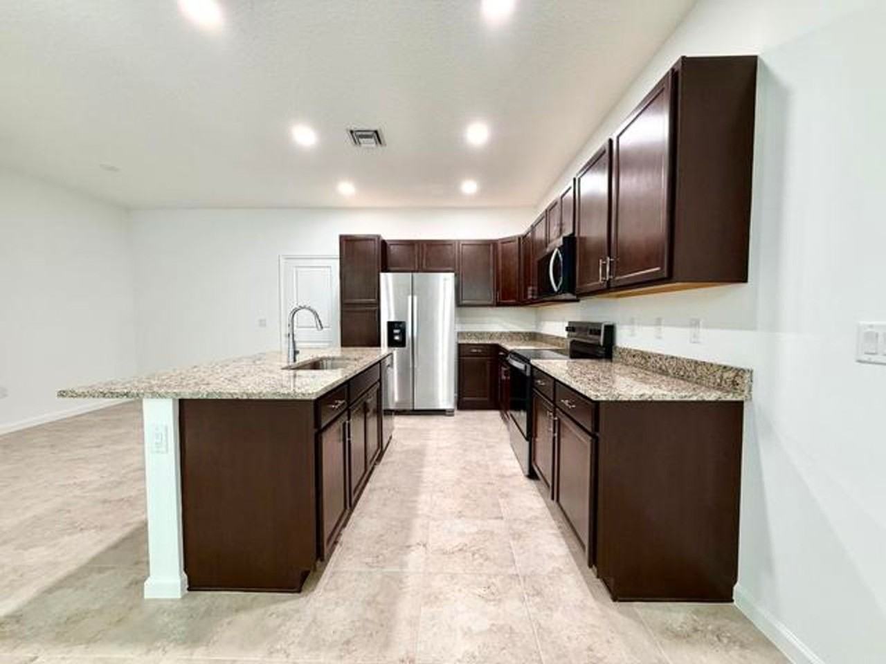 4093 S Longwood Lake Sq - Photo 3 of 20