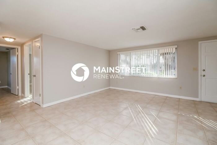 3648 Blackhawk Dr - Photo 4 of 16