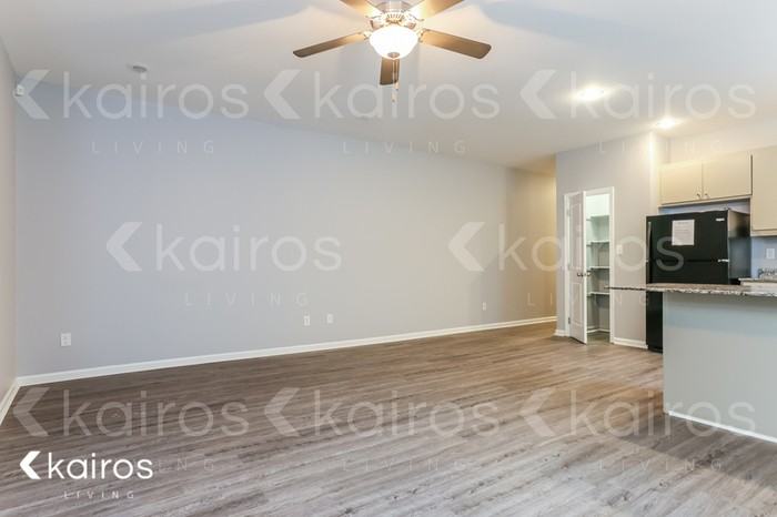 2115 Perry St #B - Photo 2 of 14