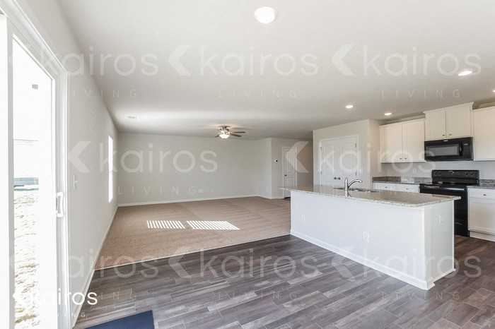 1147 Mission Grass Rd - Photo 5 of 18