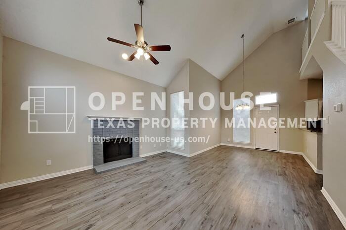 6301 Shorecrest Dr - Photo 5 of 20