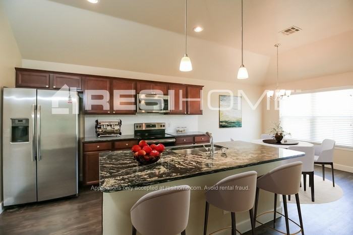 8093 Brighton Ave - Photo 3 of 24