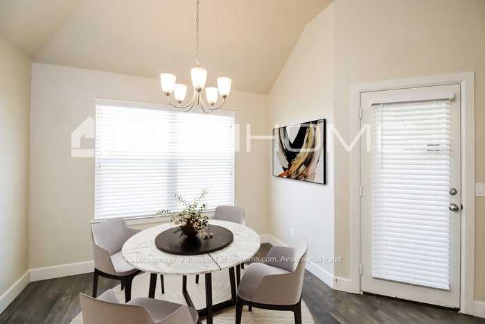 8093 Brighton Ave - Photo 7 of 24