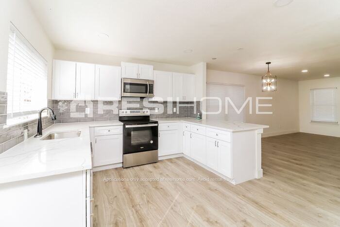 7430 Elderberry Ln - Photo 3 of 18