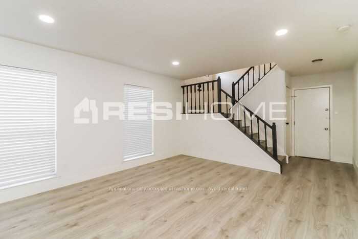 7430 Elderberry Ln - Photo 6 of 18