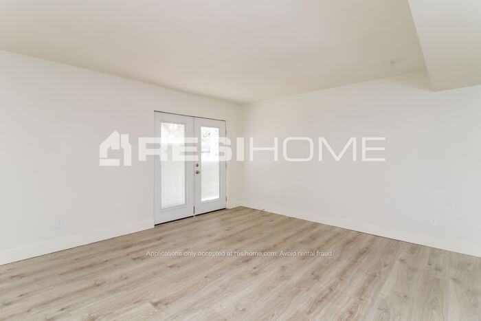 7430 Elderberry Ln - Photo 7 of 18