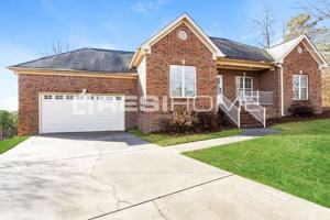 featured image of 1438 Heather Ln