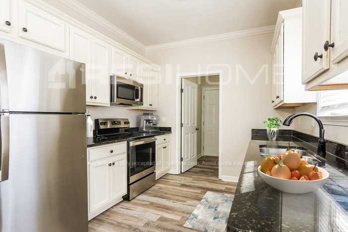 1438 Heather Ln - Photo 2 of 17