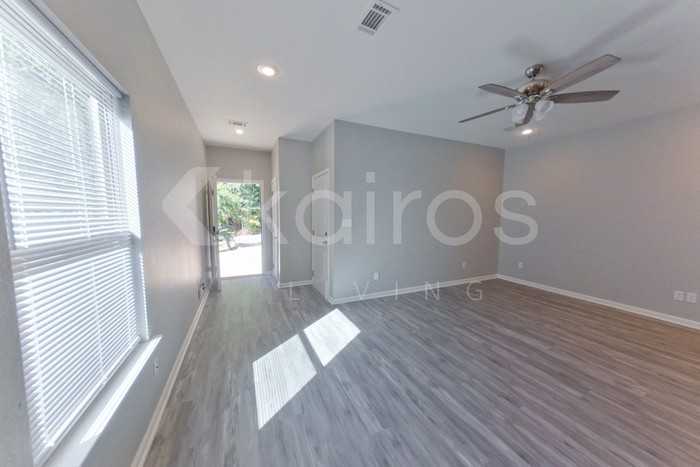 2011 Wilson Rd #B - Photo 2 of 22