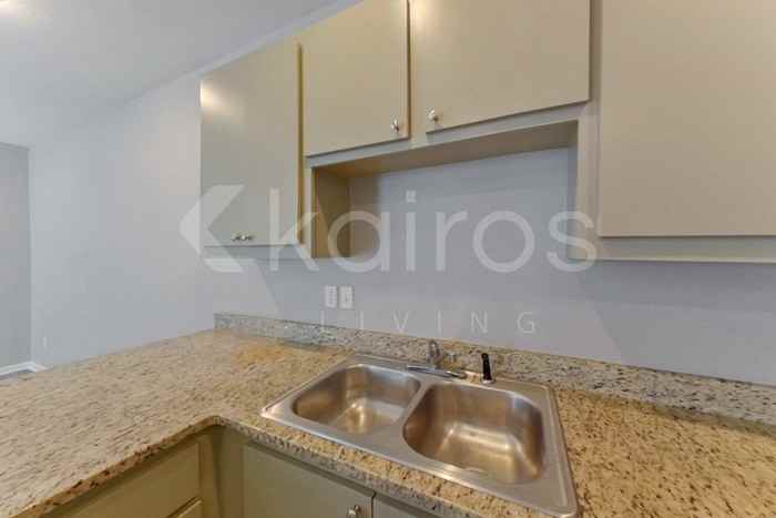 2011 Wilson Rd #B - Photo 6 of 22