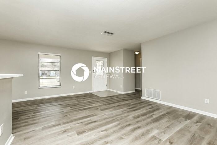 686 Hager St - Photo 3 of 16