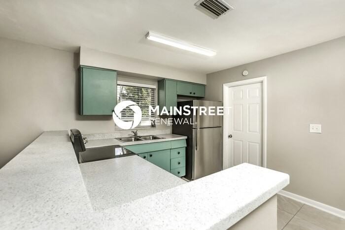 686 Hager St - Photo 7 of 16