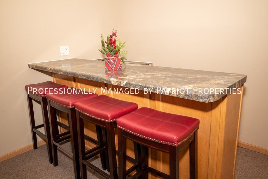 Berry Pointe Luxury Apartments - Photo 4 of 10