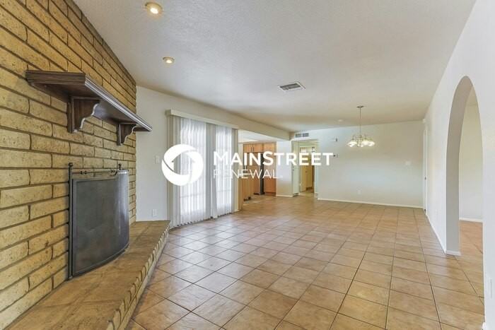 2515 E Del Rio Dr - Photo 4 of 16