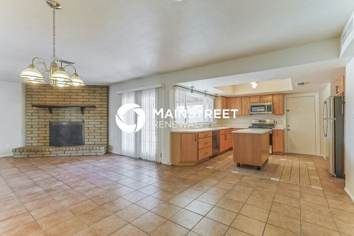 2515 E Del Rio Dr - Photo 5 of 16