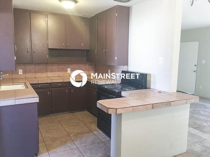 3434 E Polk St - Photo 4 of 22