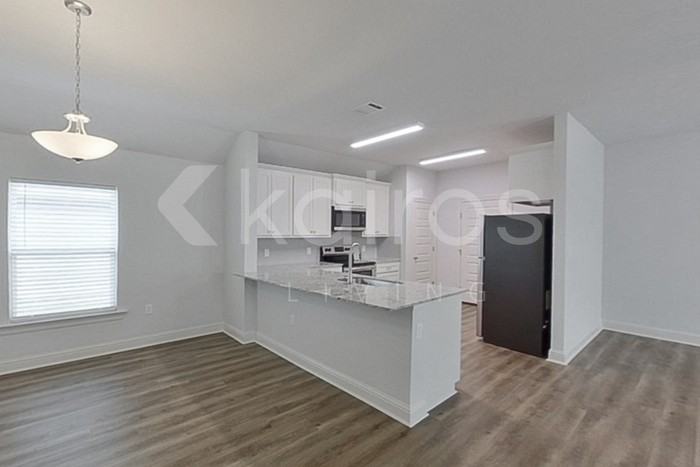 8040 Hendrick Dr - Photo 6 of 21