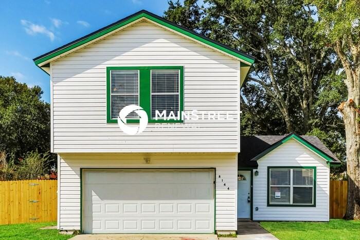 8144 Colonnade Ct W - Photo 2 of 34