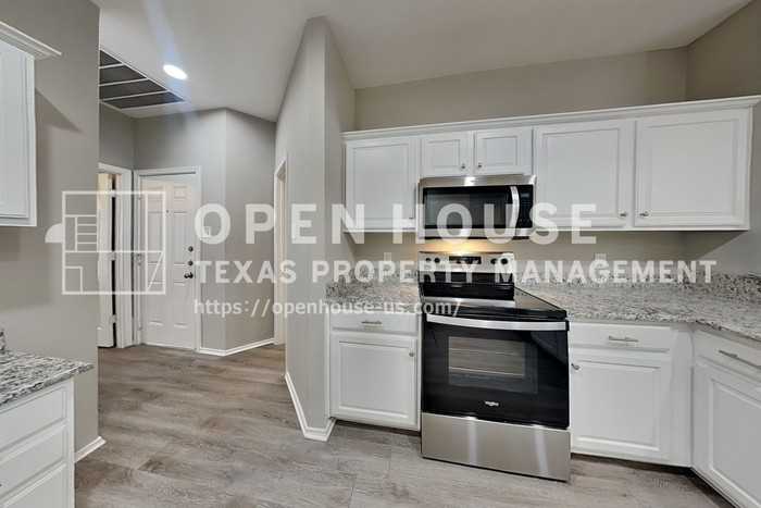 1502 Cheyenne Trl - Photo 6 of 22