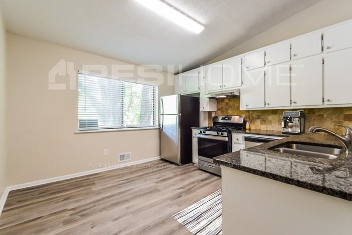 6824 Red Maple Dr - Photo 4 of 17