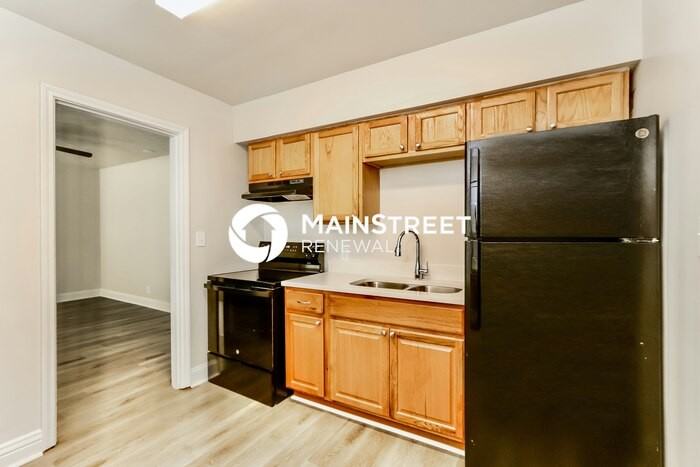 3818 Bank St - Photo 6 of 16