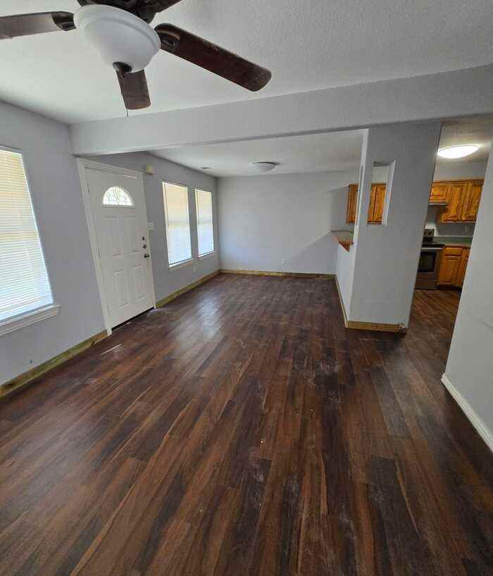 11018 Shady Oaks Dr - Photo 7 of 12