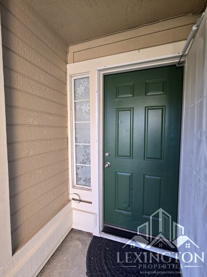 5721 River Run Cir - Photo 4 of 50