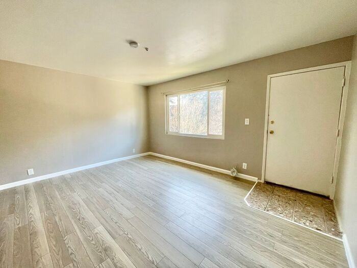 724 Morgan St #726B - Photo 2 of 7