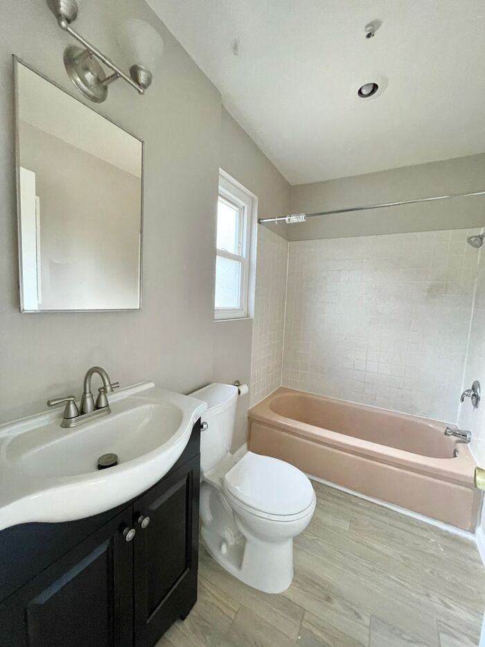 724 Morgan St #726B - Photo 5 of 7