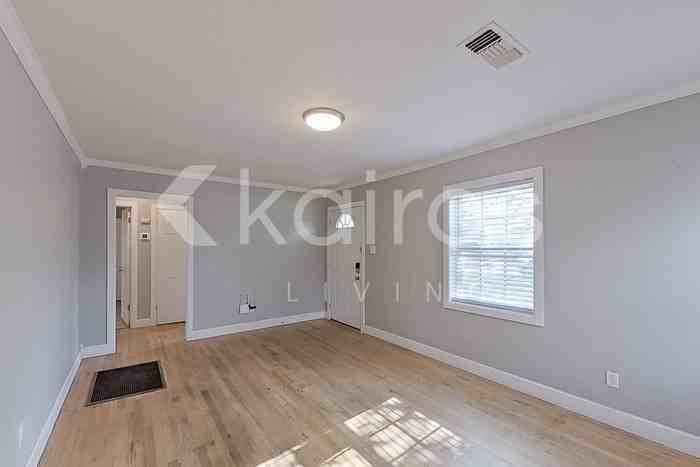 3415 S Hughes St - Photo 4 of 21