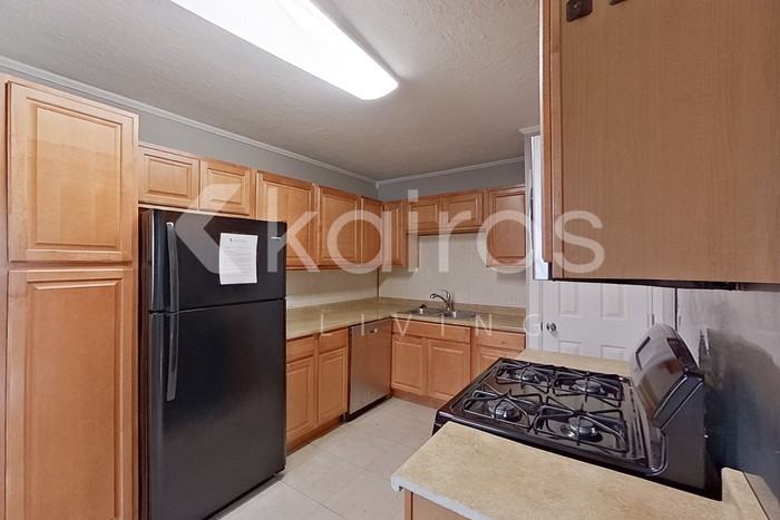 3415 S Hughes St - Photo 6 of 21