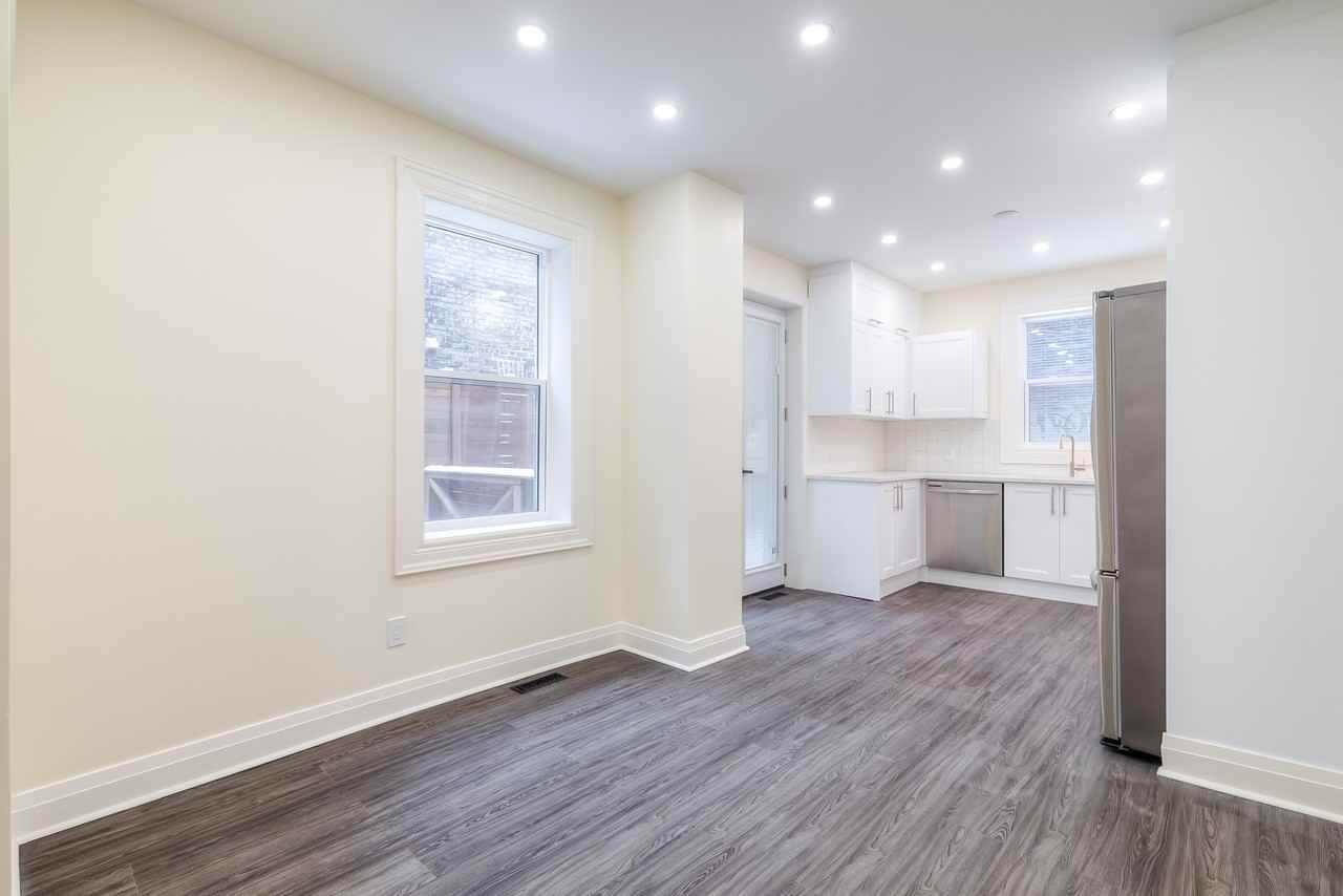 8 Draper St - Photo 4 of 32