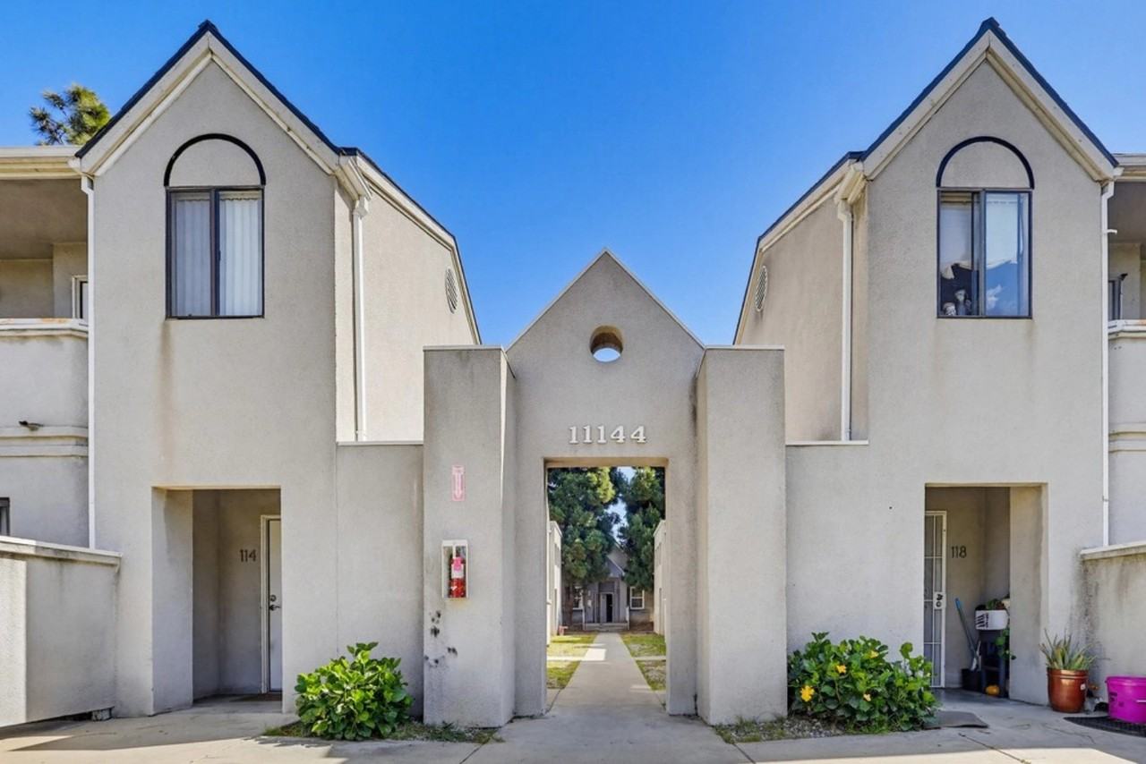 11208 S Western Ave - Photo 2 of 50