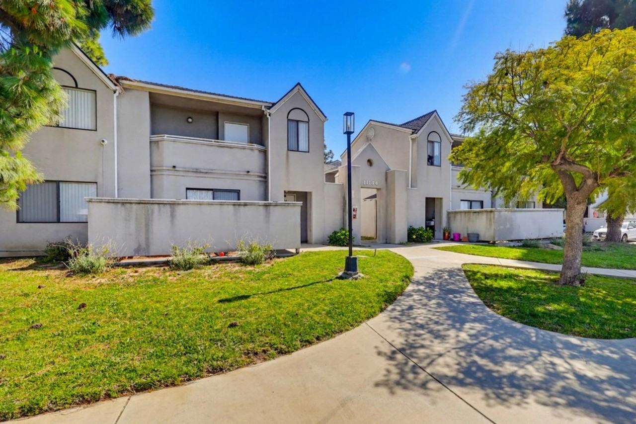 11208 S Western Ave - Photo 6 of 50