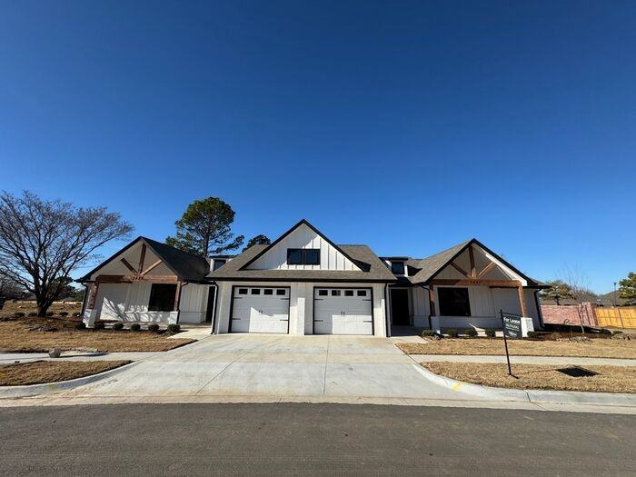 3427 N Ironwood Ave - Photo 3 of 21