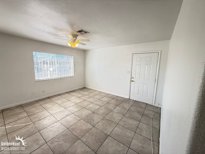 400 Duchess Ave - Photo 6 of 11