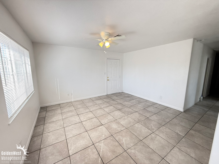 400 Duchess Ave - Photo 7 of 11