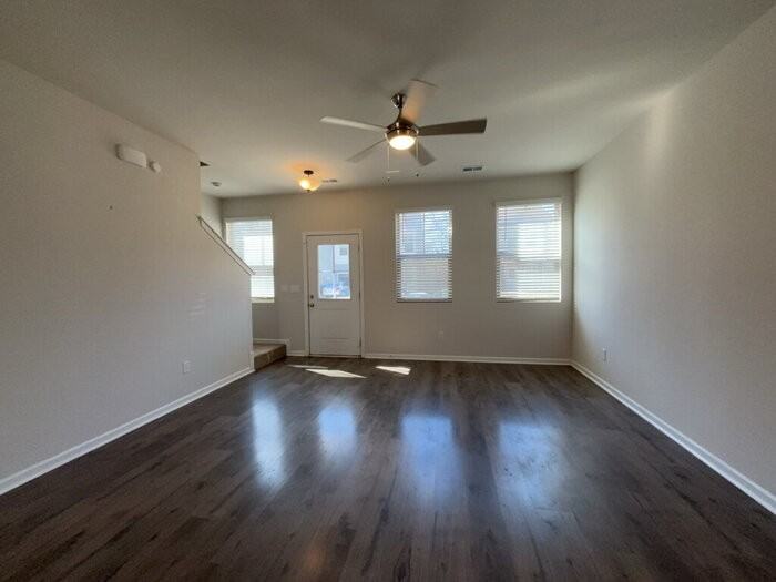 1012 Berry Patch Cir - Photo 3 of 24