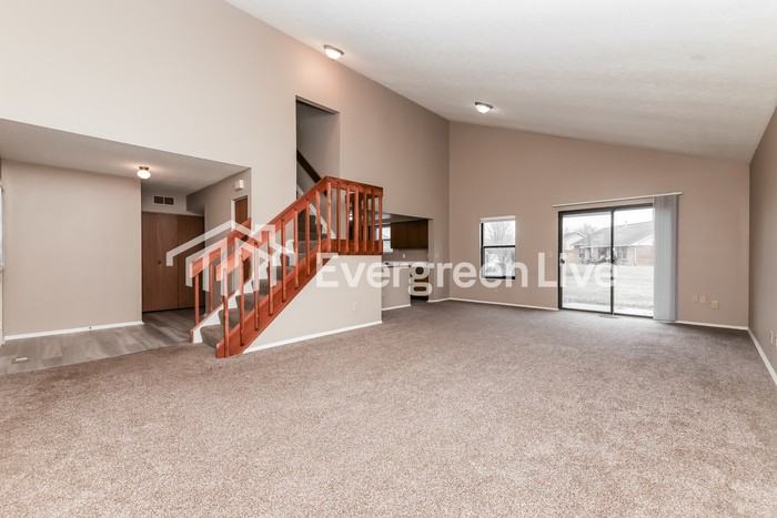 8678 Deer Chase Dr - Photo 3 of 15