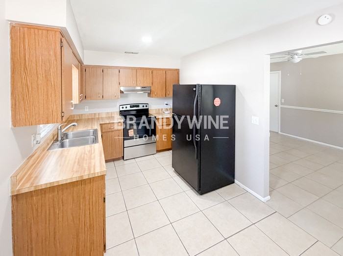 403 Crabtree Ave - Photo 5 of 19