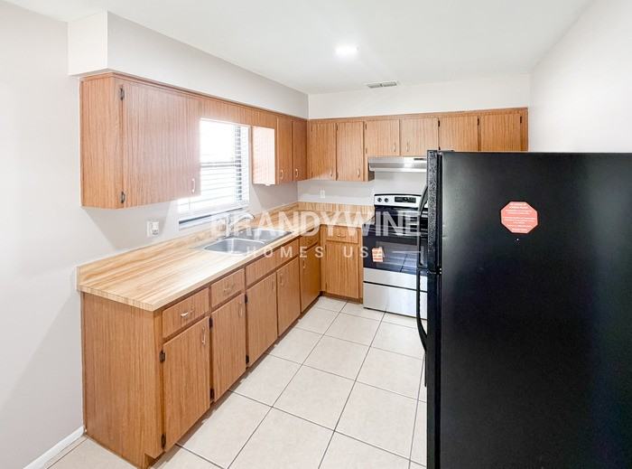 403 Crabtree Ave - Photo 6 of 19