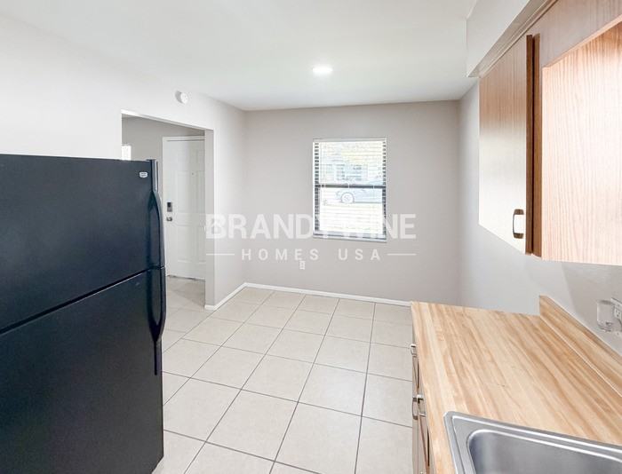 403 Crabtree Ave - Photo 7 of 19