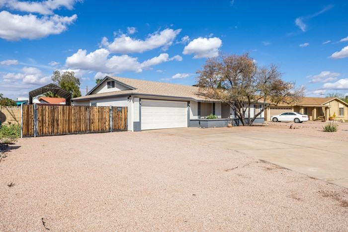 1340 E Garnet Cir - Photo 2 of 40