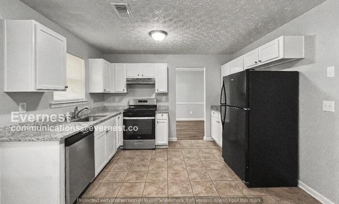 2410 Lafortune Dr - Photo 2 of 21