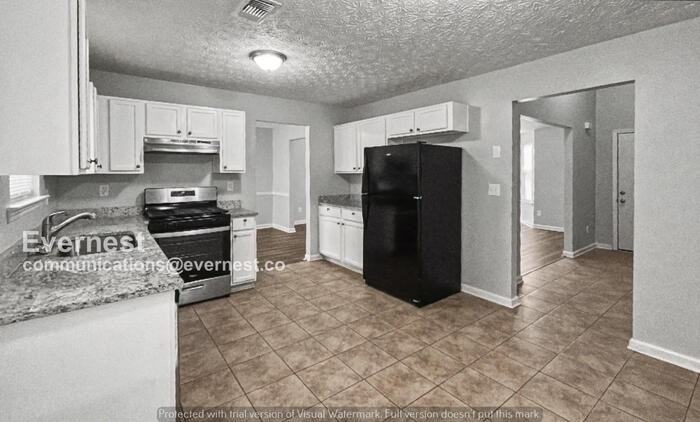 2410 Lafortune Dr - Photo 3 of 21