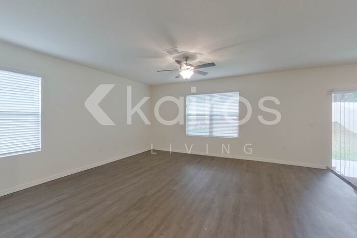 32009 Katelin Cir - Photo 4 of 33